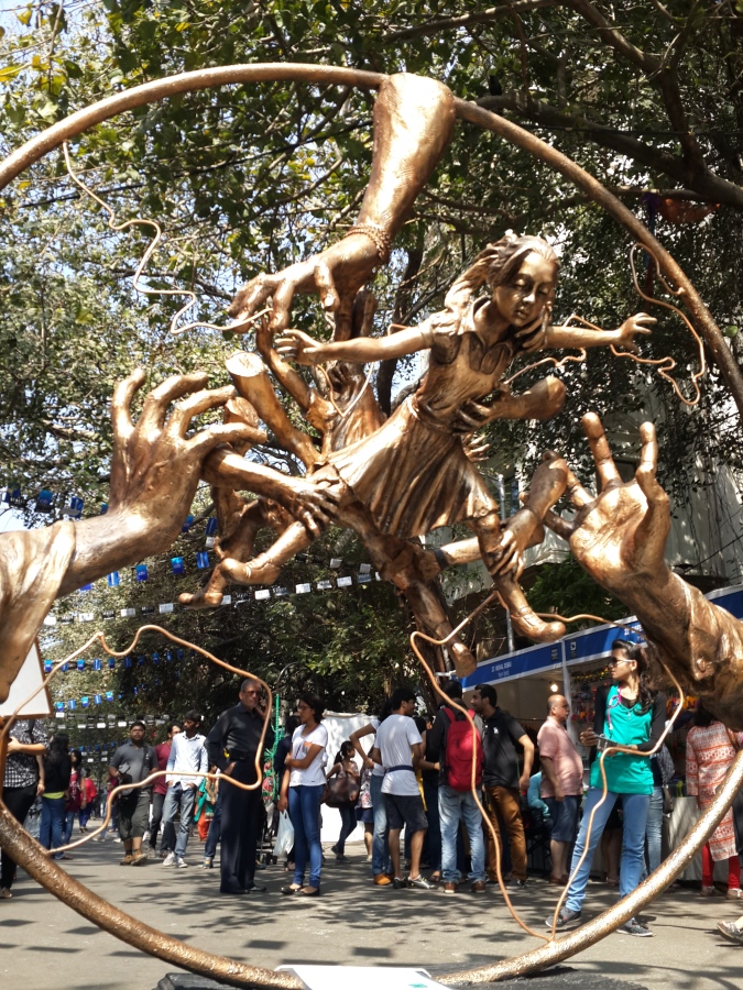 Mumbai glimmers with art,culture,music,peppy spirit at Kala Ghoda #KGAF16